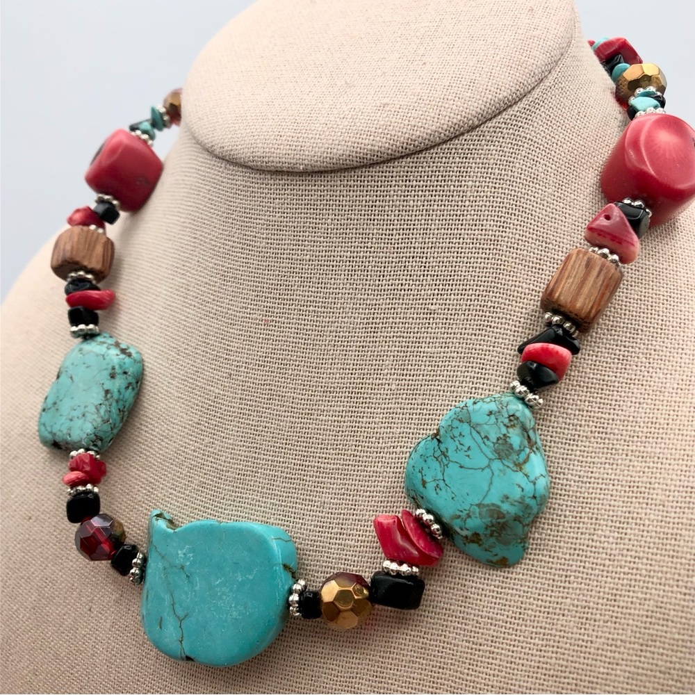 Southwestern Faux Turquoise Faux Bamboo Coral Stone Chip Collar Necklace 17” - Picture 5 of 17